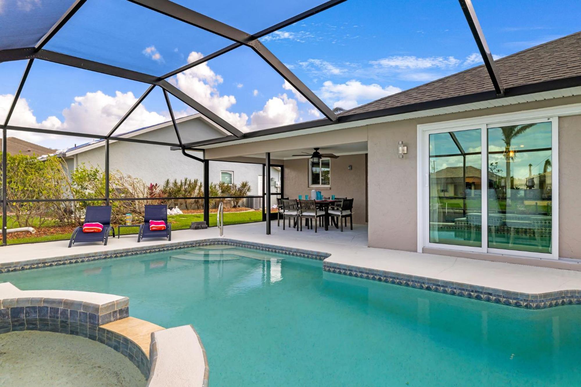 Fully Remodeled Electric-Heated Pool Home On Gulf-Access Canal - Villa Sunny Cape Coral Luaran gambar