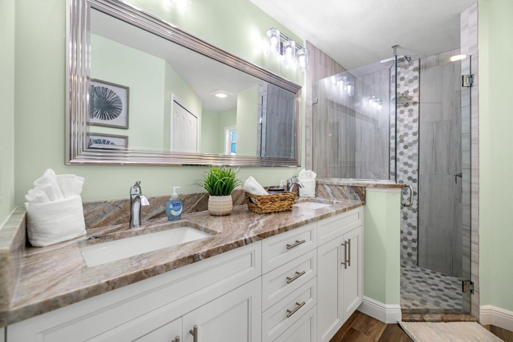 Fully Remodeled Electric-Heated Pool Home On Gulf-Access Canal - Villa Sunny Cape Coral Luaran gambar